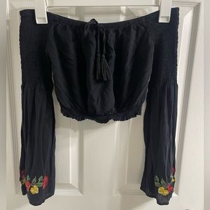 L.A. HEARTS Cropped long sleeve top with embroidered flower detail